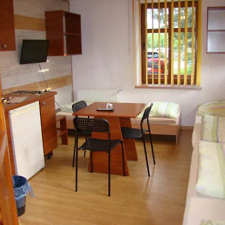 Δωμάτια σε οικογενειακή κατοικία 