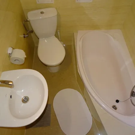 Δωμάτια σε οικογενειακή κατοικία 